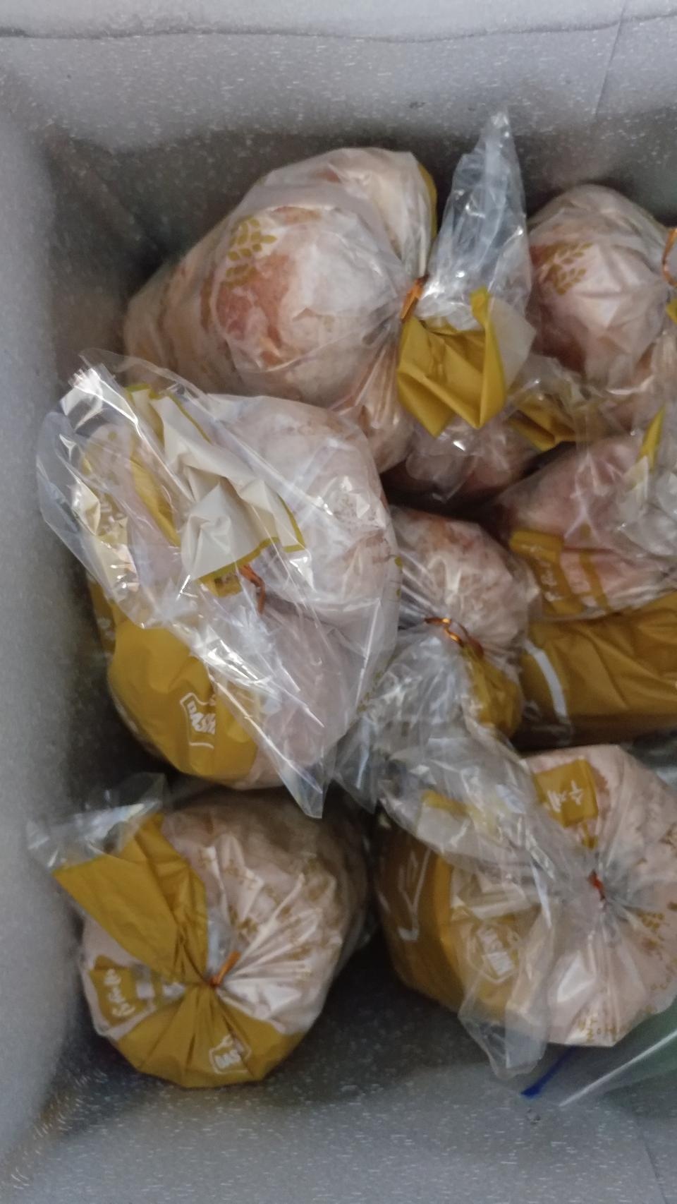 늘 즐겨먹는 호박빵입니다.
통밀 빵에 길들여지면, 다른 빵은 정말 못 먹겠네요. 늘 감사합니다.