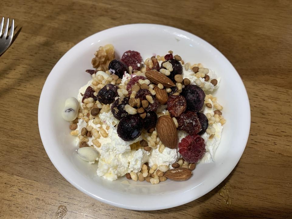 너무 맛있어서 오히려 다이어트가 언될지경ㅜㅜ 바로 재구매할거에요 저는 이거저거 넣는것보다 그냥 올리고...