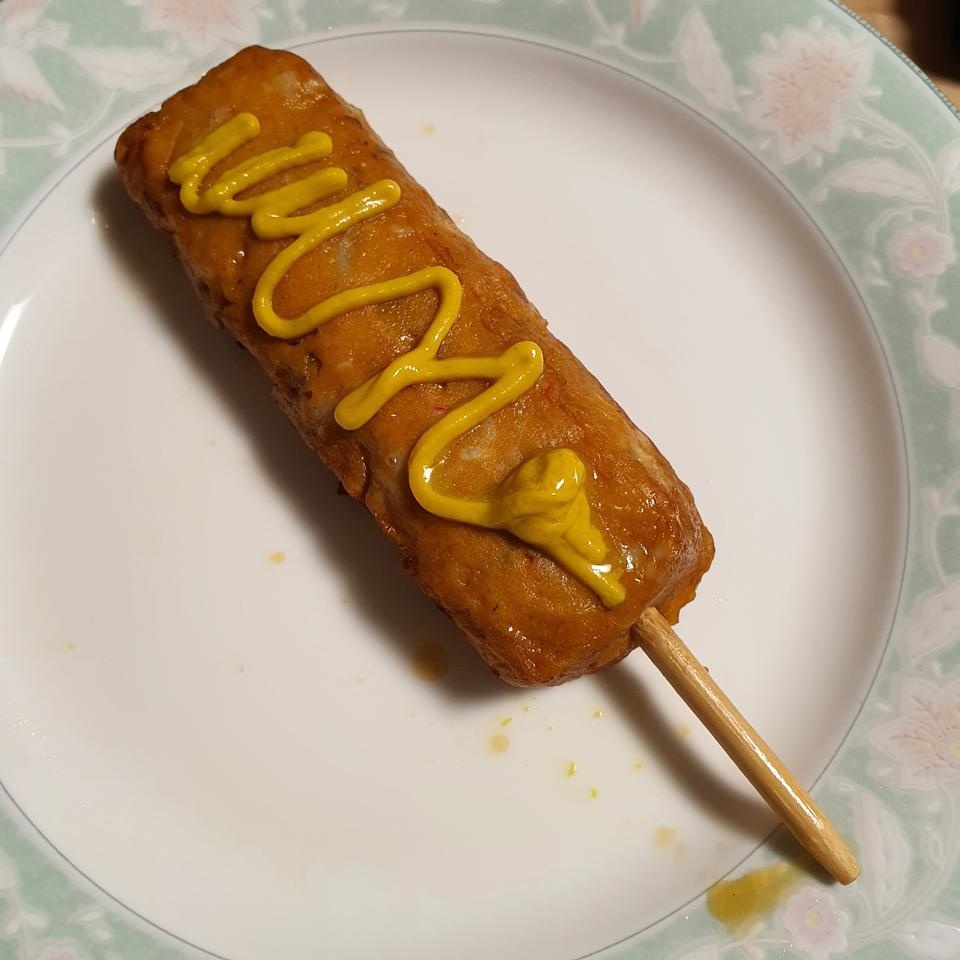 살짝 매콤해서 느끼하지않고 맛있어여 부드럽고 다만 완전 어묵이랑 비슷하진않아요ㅎㅎ