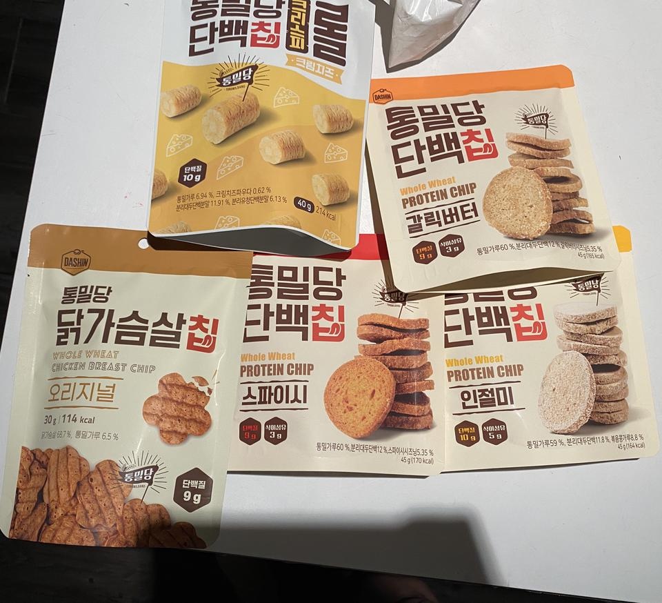 진짜 최고 완전 최고 여러개 산 것중에 이게 최고에요 크림치즈 너무 맛있고 그냥 속세의맛
초코파이랑 같이...