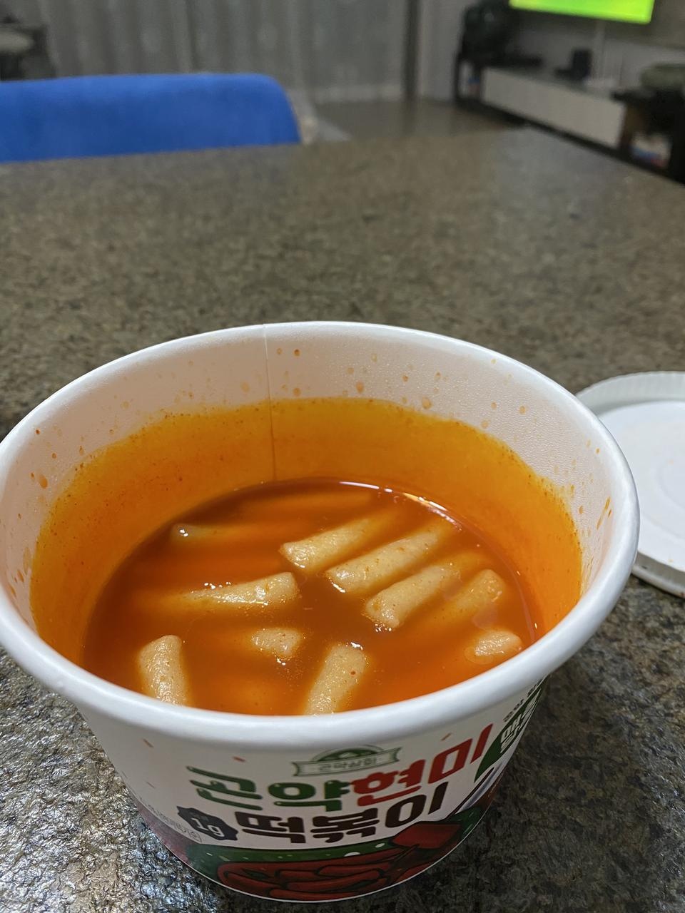 대박!!! 찐짜 떡볶이 식감이랑 비슷해용ㅜㅜ
먹다가 심심하면 치즈한장 올려먹으면