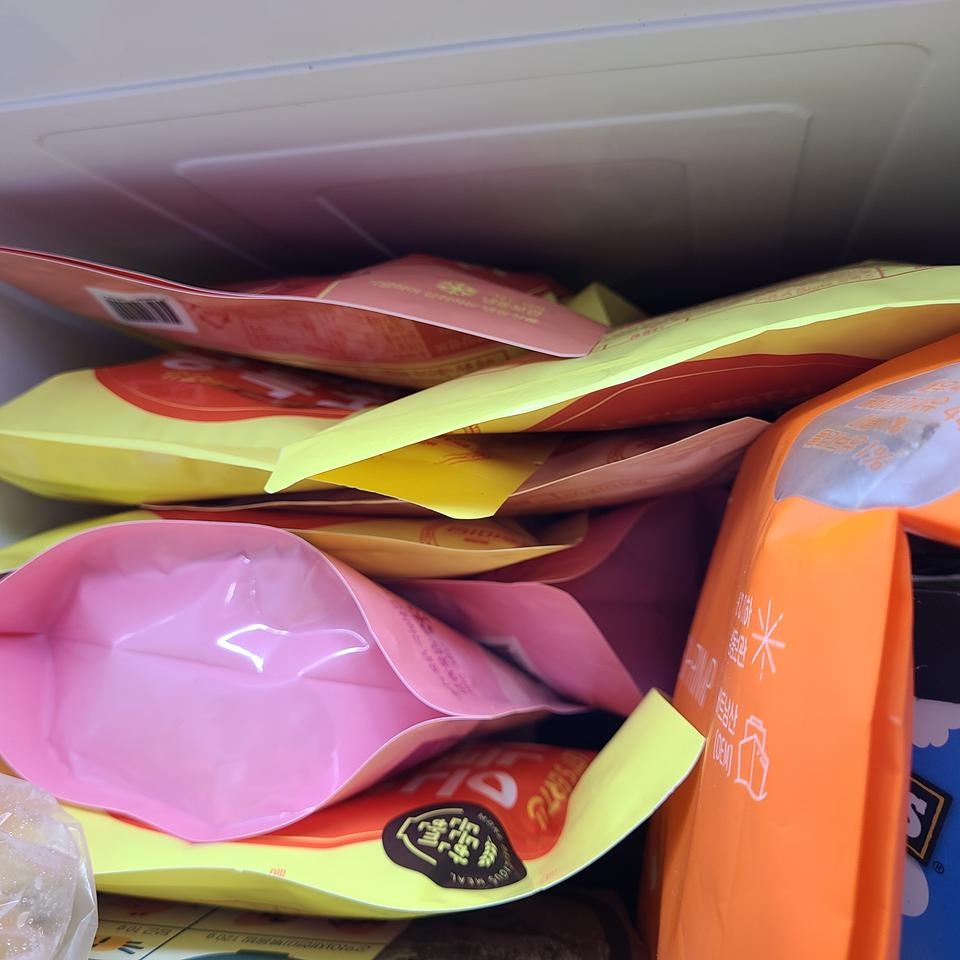 싸고 맛있어요! 저녁대용으로 하나씩 먹는데 포만감도 괜찮아요. 다음에 또 구매할게요. 배송이 조금 지연됐...