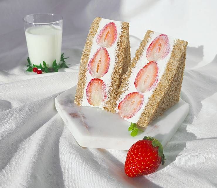 편의점 인기 간식 `딸기 샌드위치` 만들기!