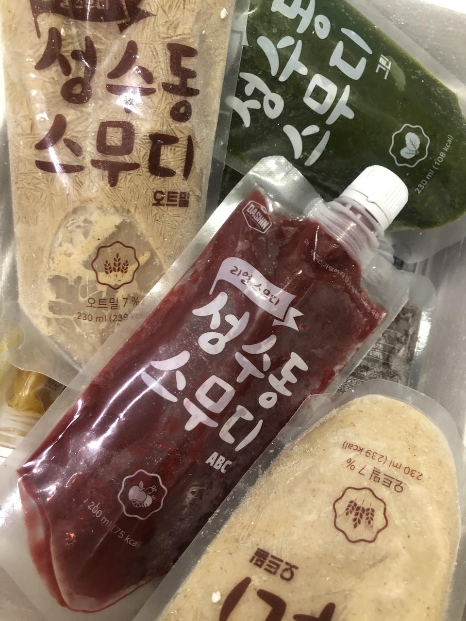 월요일에 출고되어 수요일에 택배받았어요 
눈때문에 좀 늦게온거같았는데 혹시 층분리되거나 녹아서오진않...