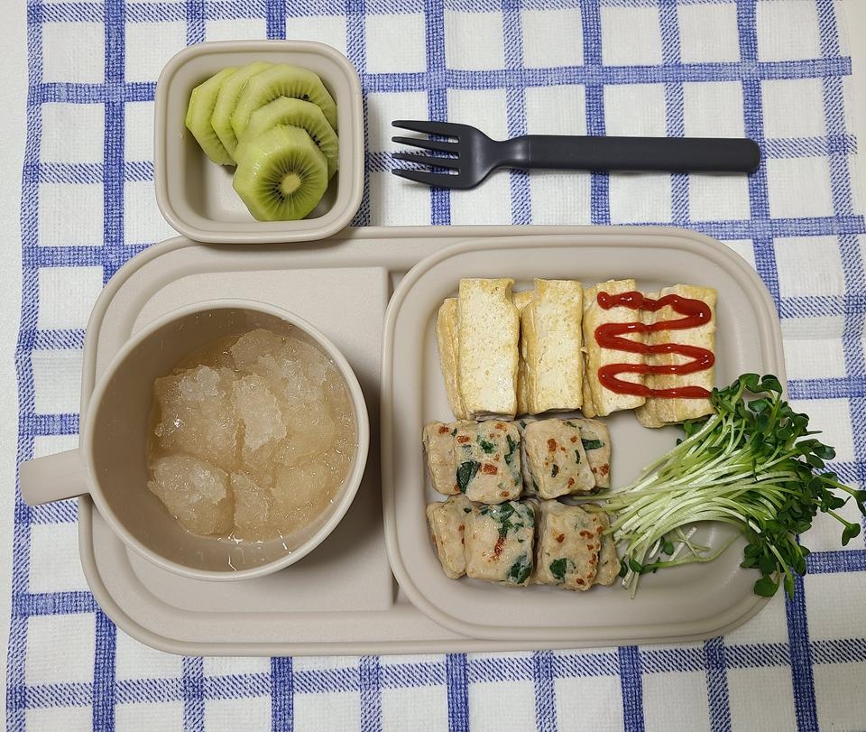 생각보다 케찹맛은 아니었고
고추물맛? 특이해요 칼로리가 0이라 시켜봄