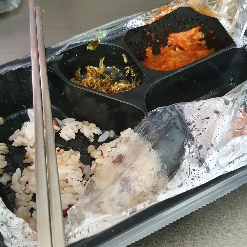 배송도 빠르고 맛있어요.반찬중에 멸치볶음 최고네요