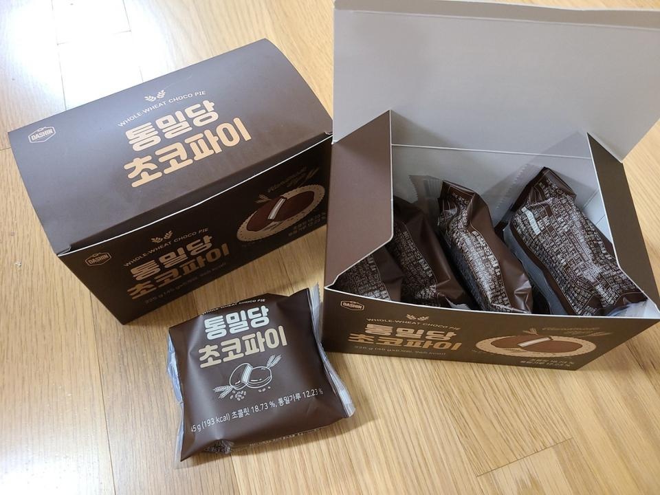 많이 달지 않고 맛있어요. 건강한 맛이에요.
