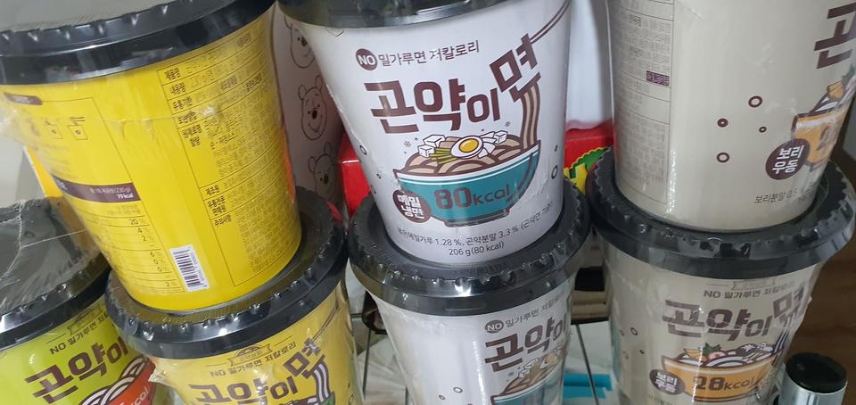 맛있어요. 떡도 곤약같지 않코 맛나네요. 근데 다 먹고 사진찍는걸 까묵..저는 개인적으로 매운치즈보다는 ...