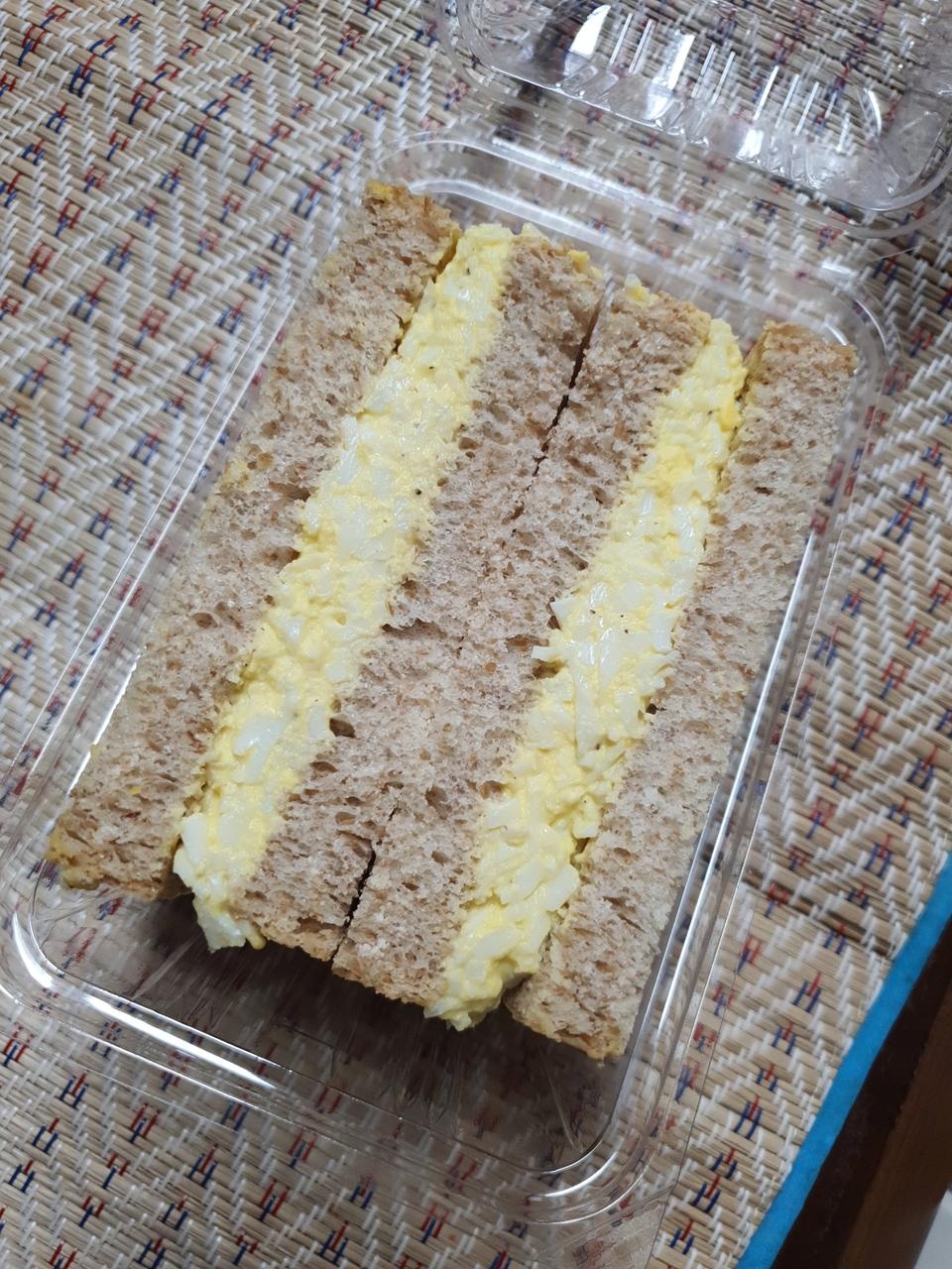 에그 샌드위치 만들었는데 아주 맛있네요