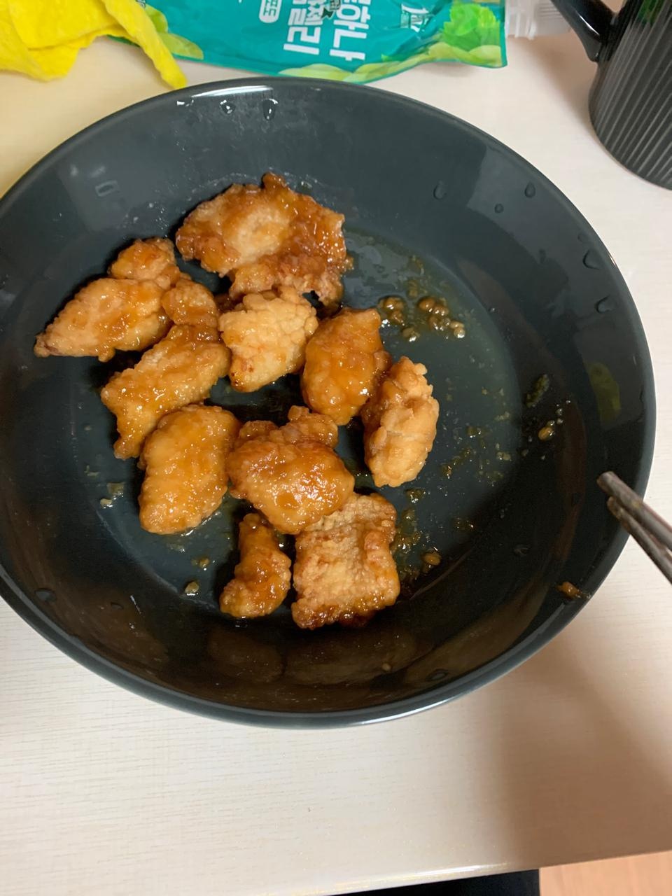 닭가슴살같지않고 제가 좋아하는 간장치킨맛이에요!! 16개 더 추가주문했어요 ㅋㅋ