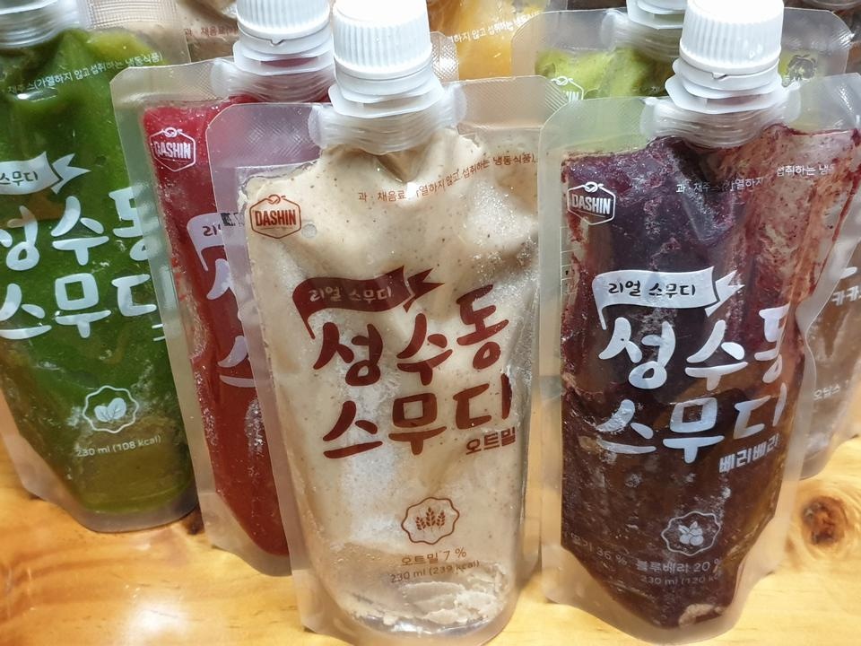 배송 빠르고 새지 않고 잘 받았습니다. 전반적으로 맛있고, 몸도 가벼워지는 것 같아 좋습니다.