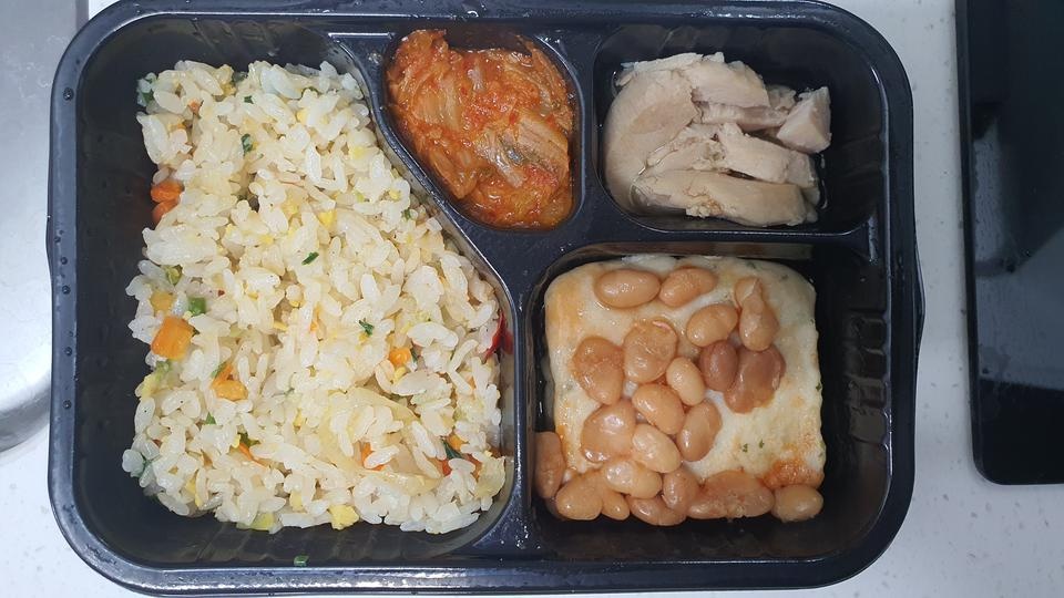 회사 직원분이 도시락 냄새 안난다고 추천해줘서 시켜먹어봤습니다. 전체적으로 맛있고 심플해서 마음에 들...