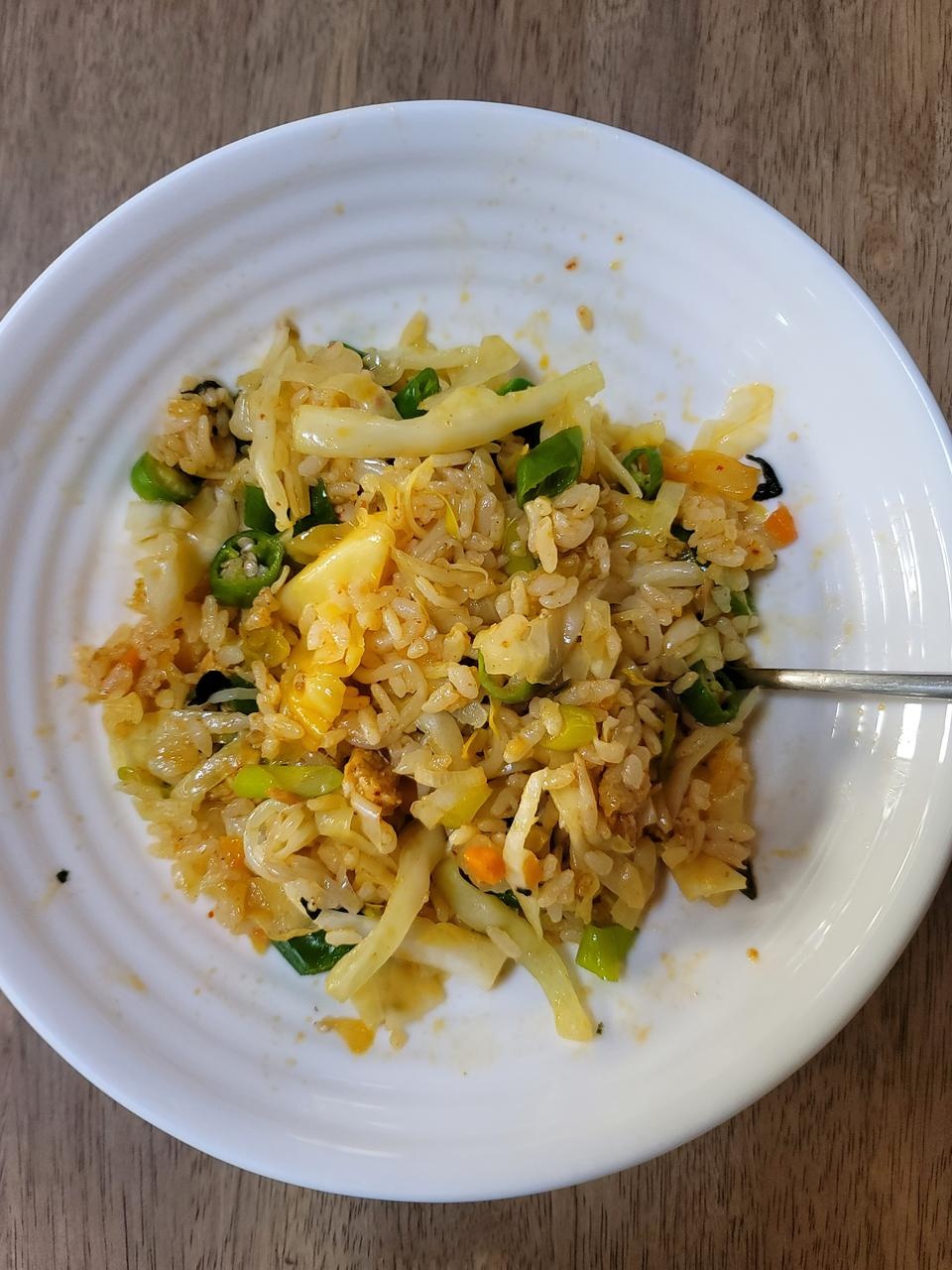 야채 조금 추가해서 볶아먹었는데 너무 맛있습니다.
