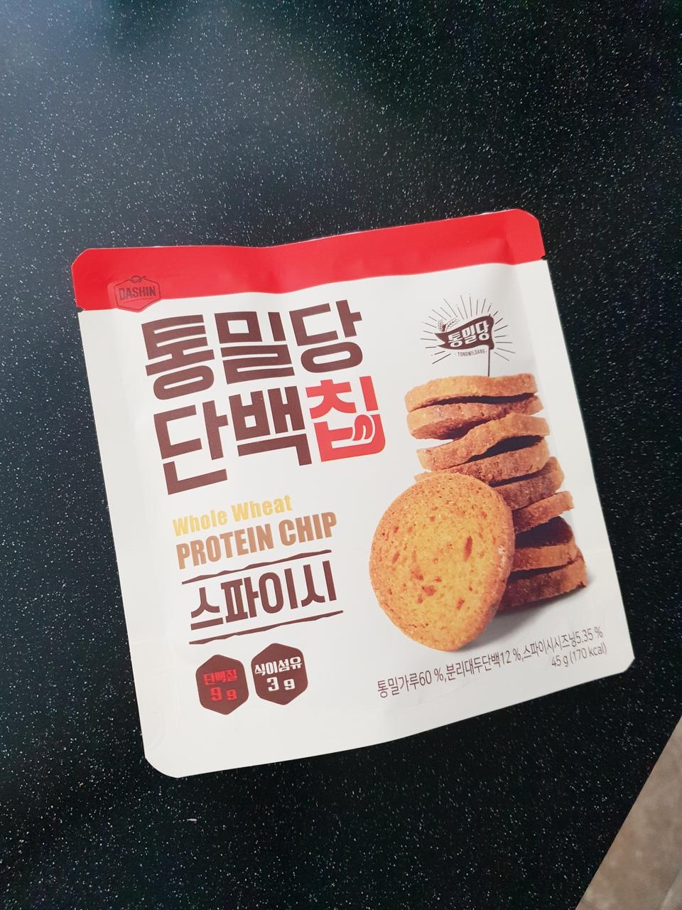 다요트중인데 간식이 넘 고플때 칼로리 신경쓰지않고 먹기 딱입니다!!! 행사중일때 비교적 저렴하게 구매했...