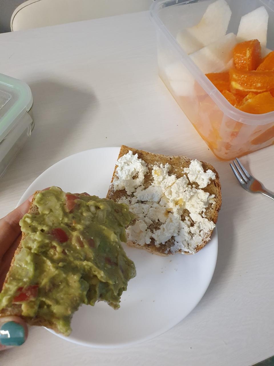 냉동실넣어뒀다바로토스트기에구워서먹었는데넘나꼬소하니맛나네요^^