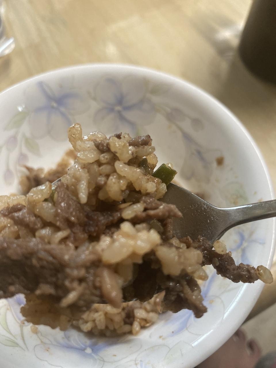 맛있어요!!!!!!!!!
우둔살 밥반 고기반 ㅎㅎ 떡볶이맛은 그냥 고추장맛~~ 아직 이 두가지만 먹어봣어요 최고...
