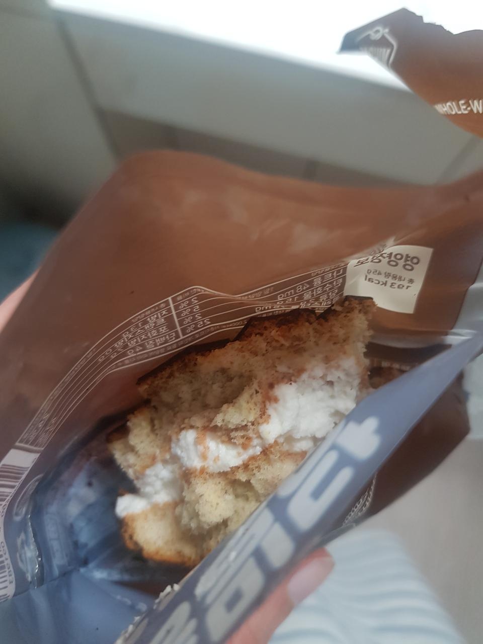 초코가 달지않고 진한 맛이나구요
크림도 고급지고 부드러워요