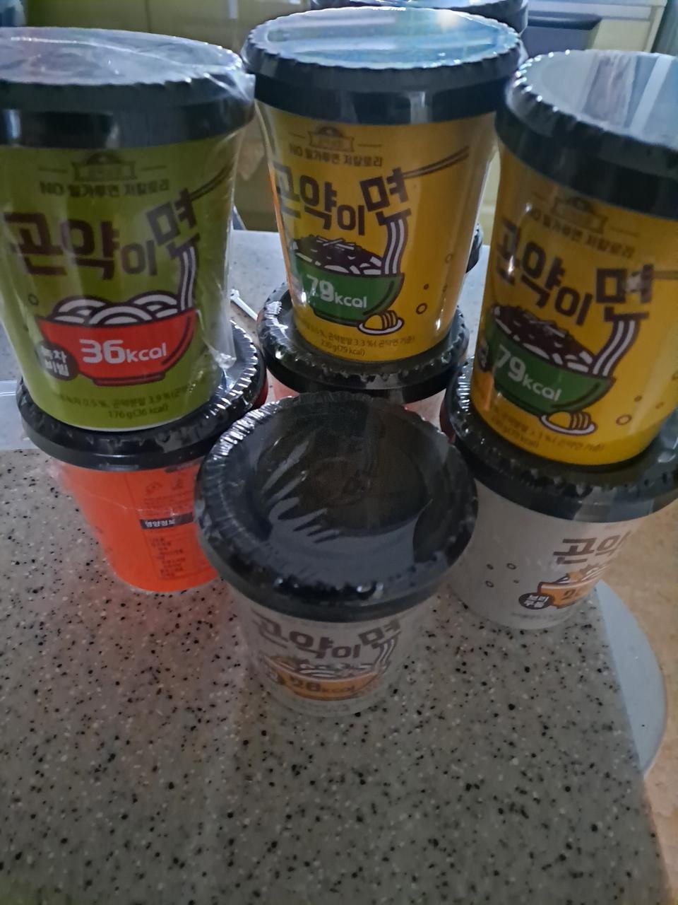 감칠맛은 없고 정말 급할때 가끔 먹긴하지만  여기까지만..식감은 좋아요