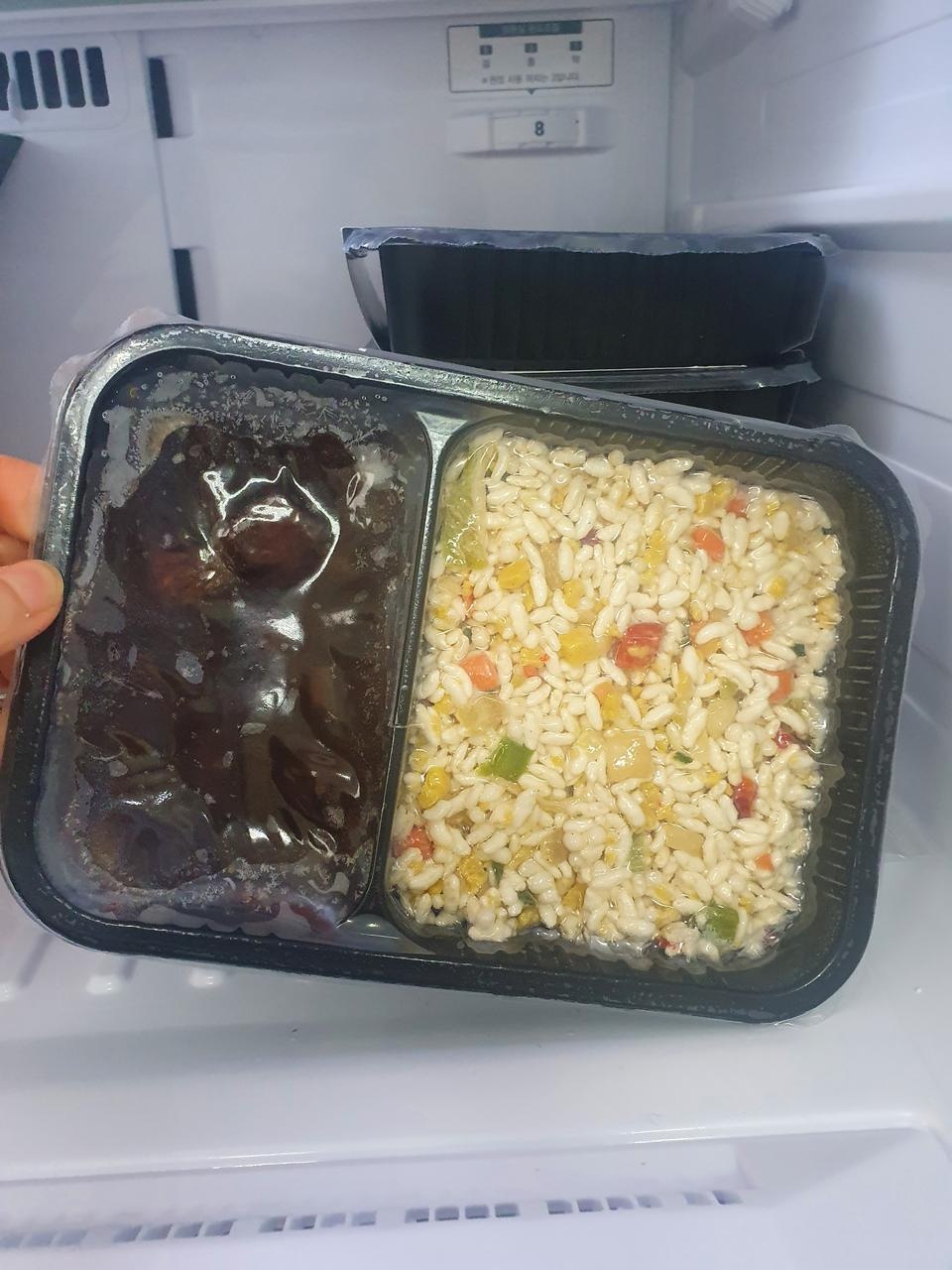 다른 도시락 브랜드에서 못본 메뉴들이 다양하게 있는점이 좋네요.
양이 좀 더 많았으면 좋았을것같습니다.