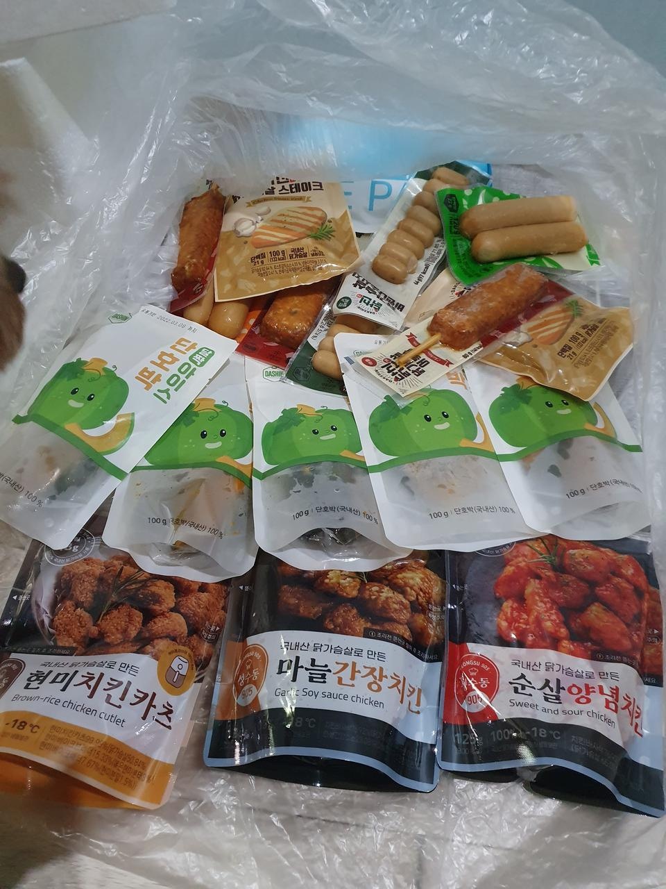 배송 빠르고 꼼꼼~  하나 먹어봣는데 맛있어요~