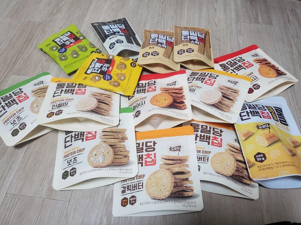 맛도 좋구 칼로리도 낮구
과자를 참지 못할 기간에 한봉지씩 먹기 좋아요