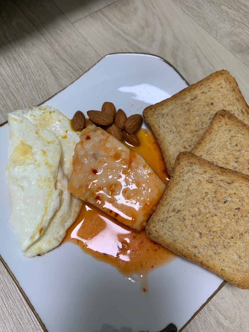 꾸덕하고 진짜 맛있어용....... 순삭