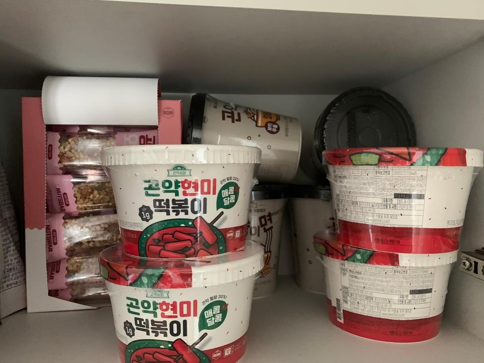 배송이 느리긴 했지만 다이어트 식품으로 추천을 많이해서 구입했어요
곤약면 식감 독특하네요 전 좋았어요~...