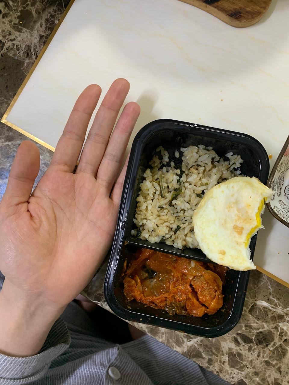 하나 먹어봣는데 맛잇어요
양이 적긴 한데 다이어트로 저녁대용으로막기엔
좋네용