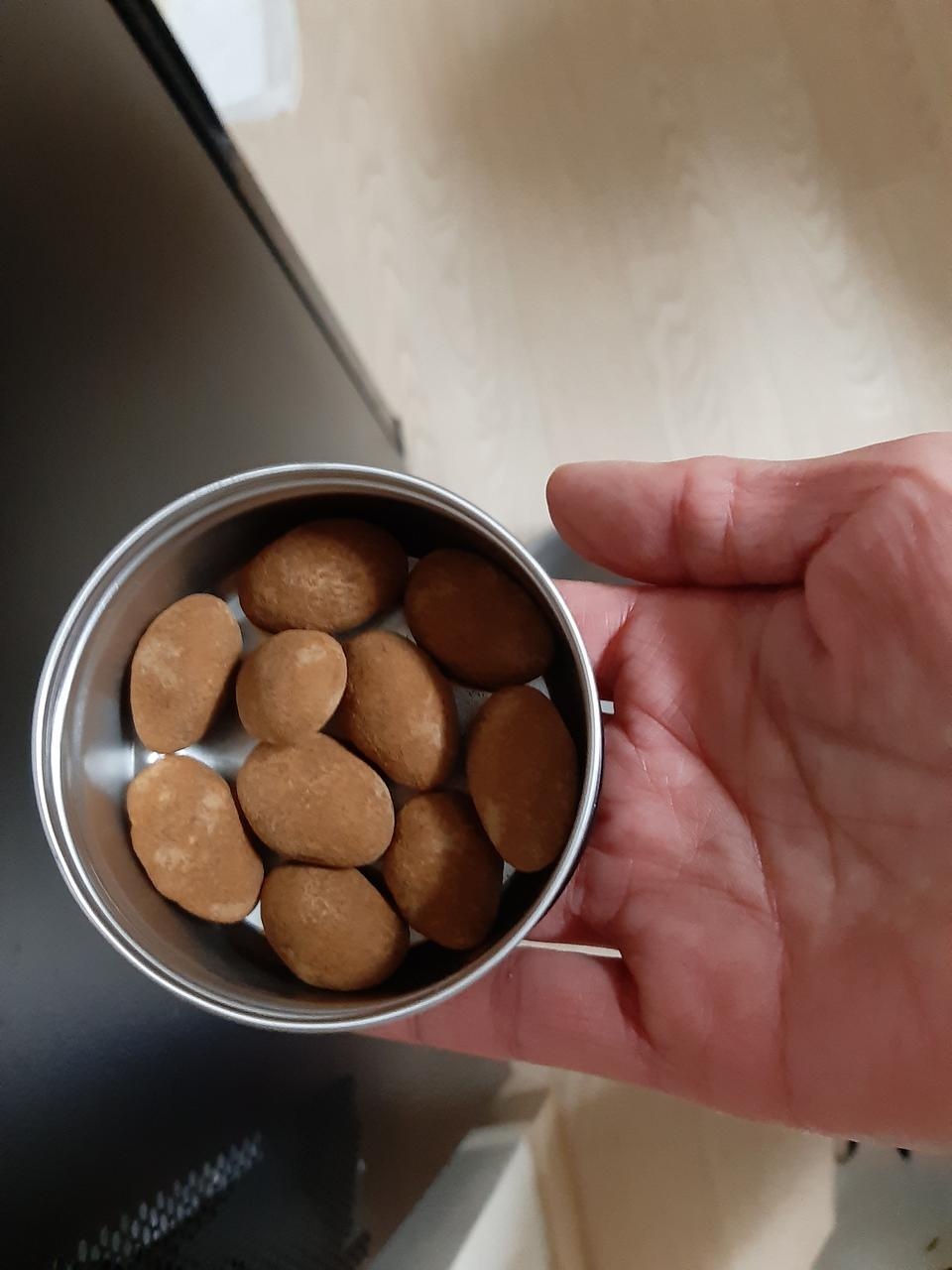 양이 너무 적어서 놀랬네요
가격대비 별로에요
쓸모없는 캔용기 때문에 비싼것 같아요