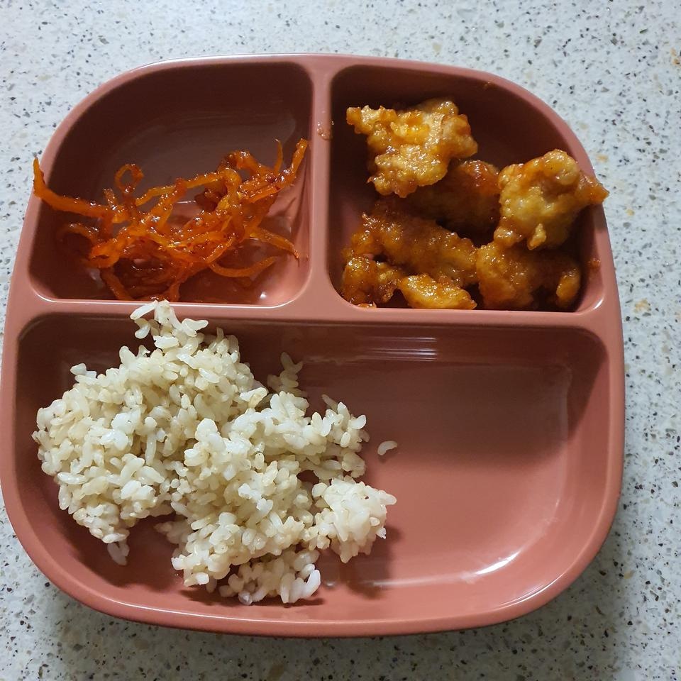 전자렌지만 돌려도 충분히 맛있어요 
생각보다 소스가 더 맛있어요