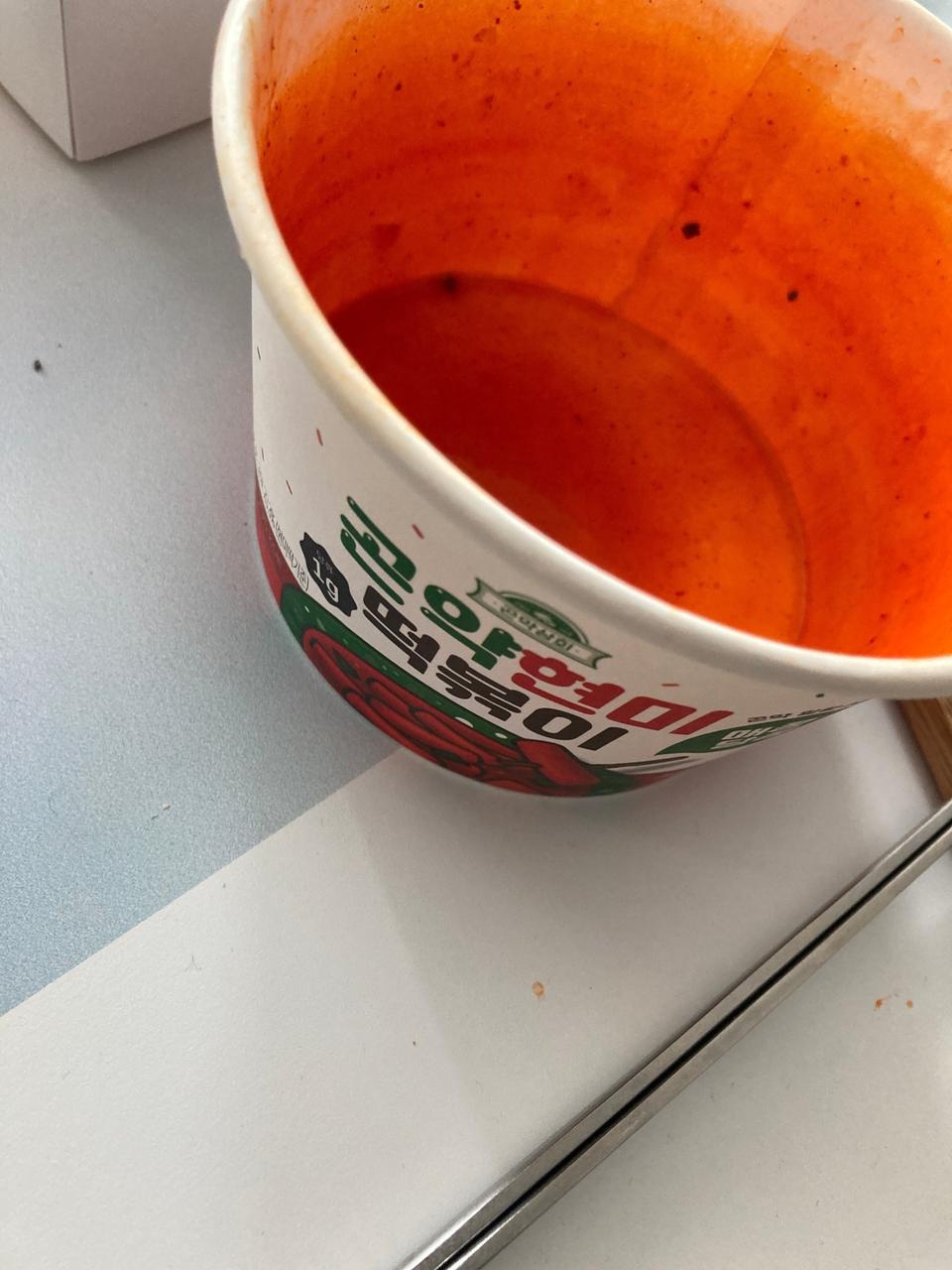 처음이라 물을 너무 많이 넣었네요 일반 떡볶이보다는 아니지만 대체품이라 생각하면 좋아요