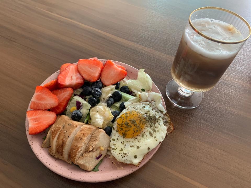 시중에파는 다욧 샐러드중 젤맛난거같아요
샐러드먹는게 스트레스가 아니라 맛있는거 먹는 기분~~