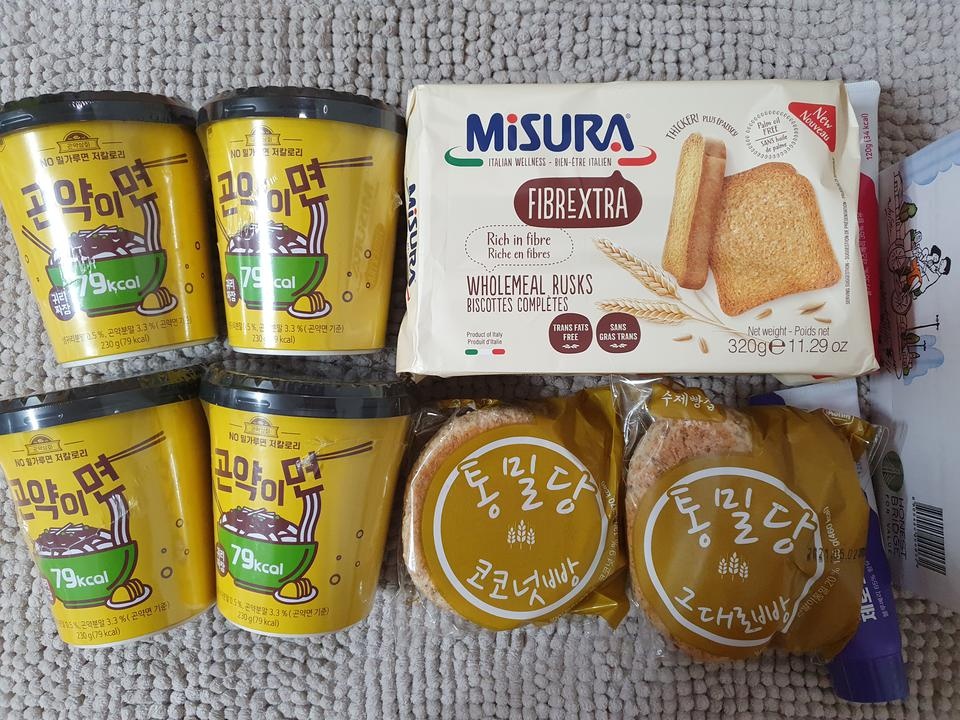 곤약짜장 맛을 제일 좋아해서 이것만 4개 주문했어요. 하루에 1개꼴로 먹어버려서 곧 다 먹을것 같아요 ㅎ