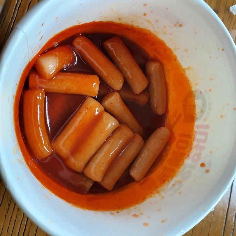 먹을만 해요~ 막 곤약!!!느낌보단 그냥 떡볶이 같았어요 제가 막입이라 그런걸지도ㅎ..