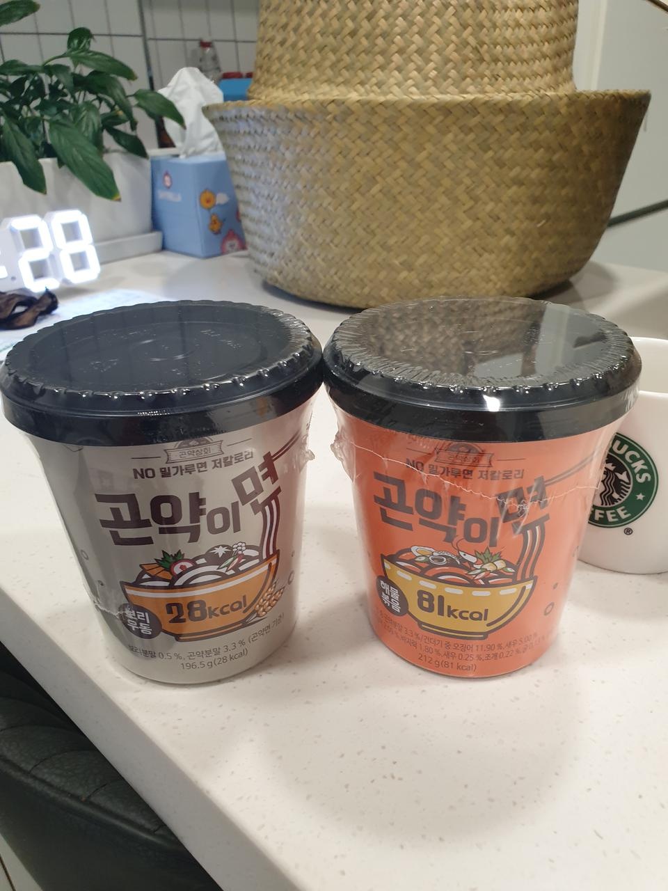 두번째 구매에요 면도 일반곤약면저럼 질기지않아요 물론 밀가루면같지는 않지만 묵같은식감이랄까? 개인적...