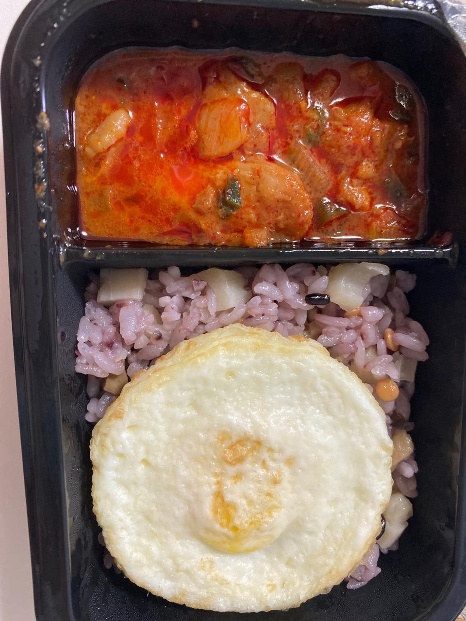 배송도 엄청 빨랐고 무엇보다 맛있어요.. 양이 작아보여서 아 뭐야.. 이랬는데 먹다보면 엥 배가 부르네.. ...