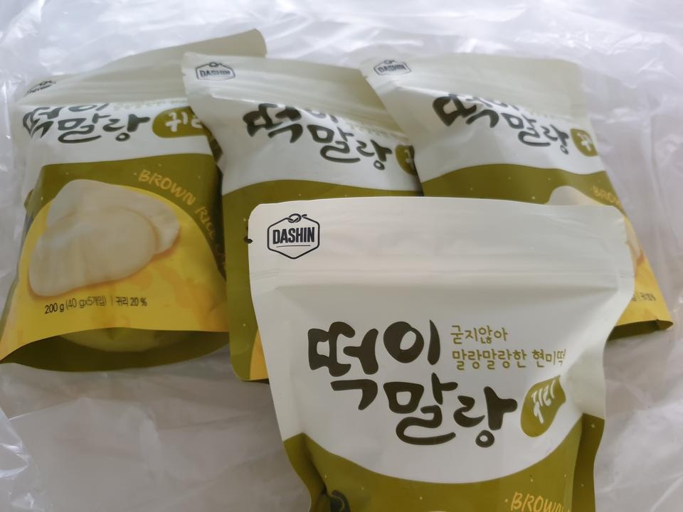 배송빠르고 맛이좋으나 포장이 잘되지 않아 제품이 상온상태라 여름철에 제품이 상할까 매우 염려스럽습니다...