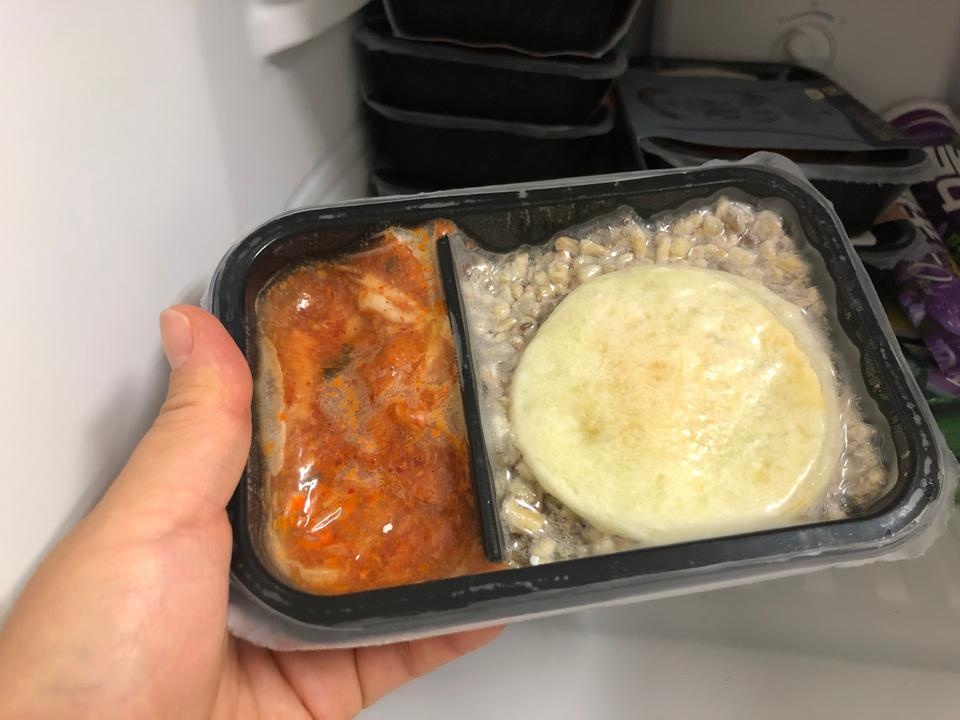 생각했던것 만큼 양은 적은데... 소식을 목표로 하는 도시락이니 당연하겠죠? ㅠㅠ 소문대로 맛은 있구요. ...