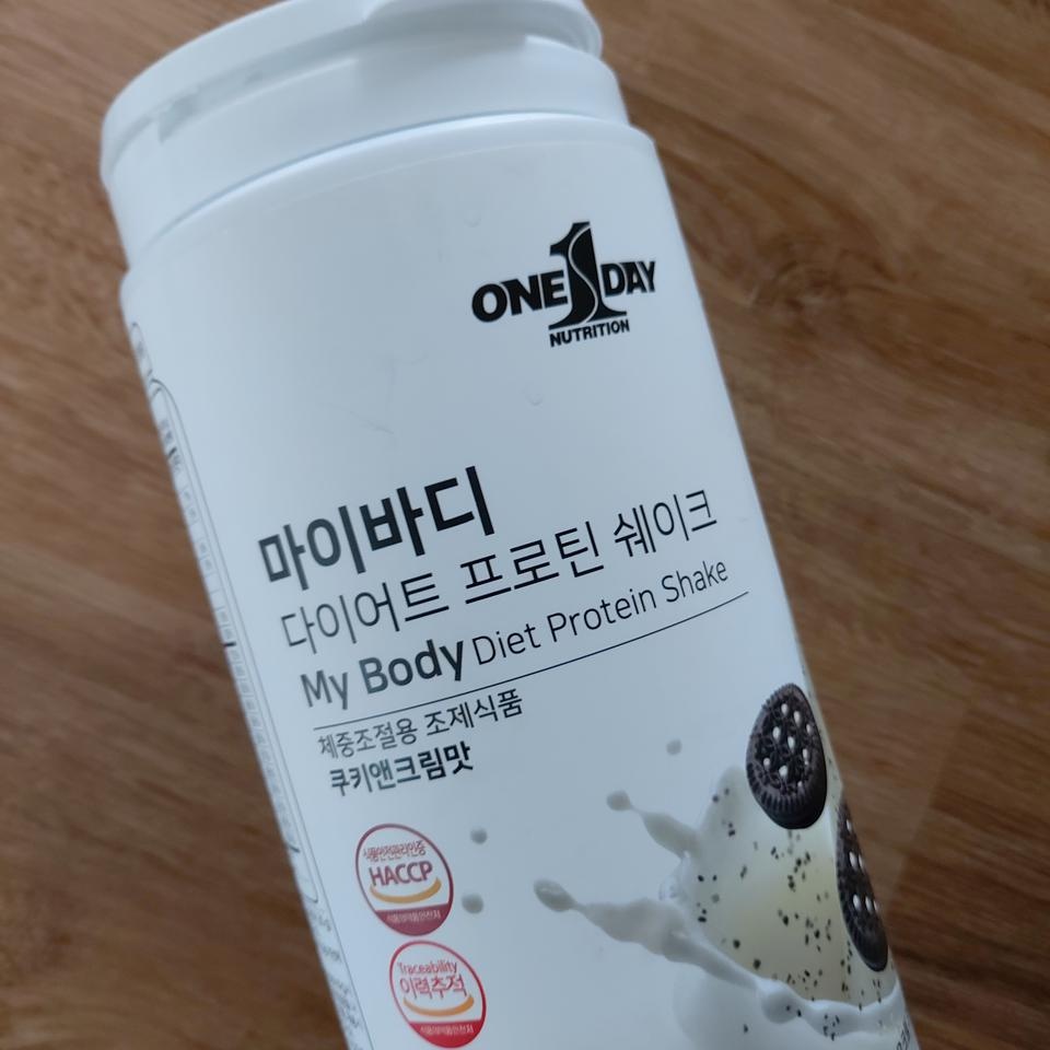 우유에 타서 마시고 있어요 전에 원데이뉴트리션 포대 초코를 잘 먹었어서 이번엔 마이바디 쿠앤크 사봤어요...