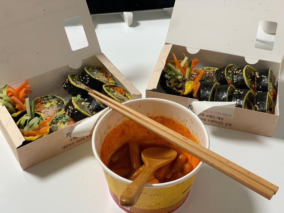 진짜랑은 좀 다르지만 생각보다 맛있어요