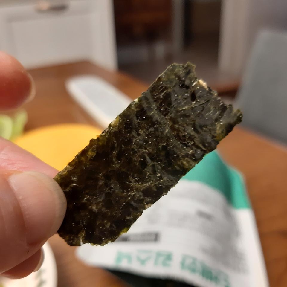 특이해서사봤습니다ㅋ.
정말 특이하고 담백하고 간식대용으로 먹음 좋을거같아요.