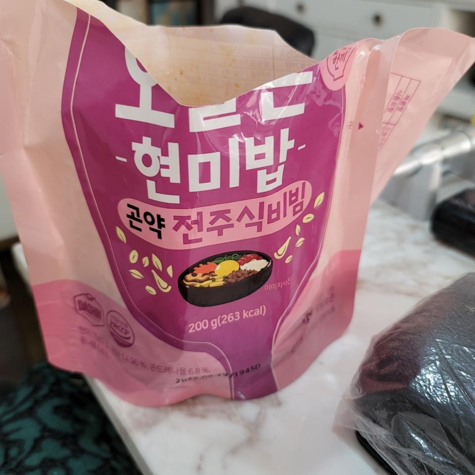 생각보다도 훨씬 맛있어요!!
떡볶이랑 전주비빔 강추!!