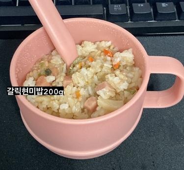 밍밍해서 케찹 뿌려먹었더니 쏘쏘? 전주비빔이 진짜 맛있는듯 근데 여기꺼 맛있어서 나머지 종류도 담뻔에 ...