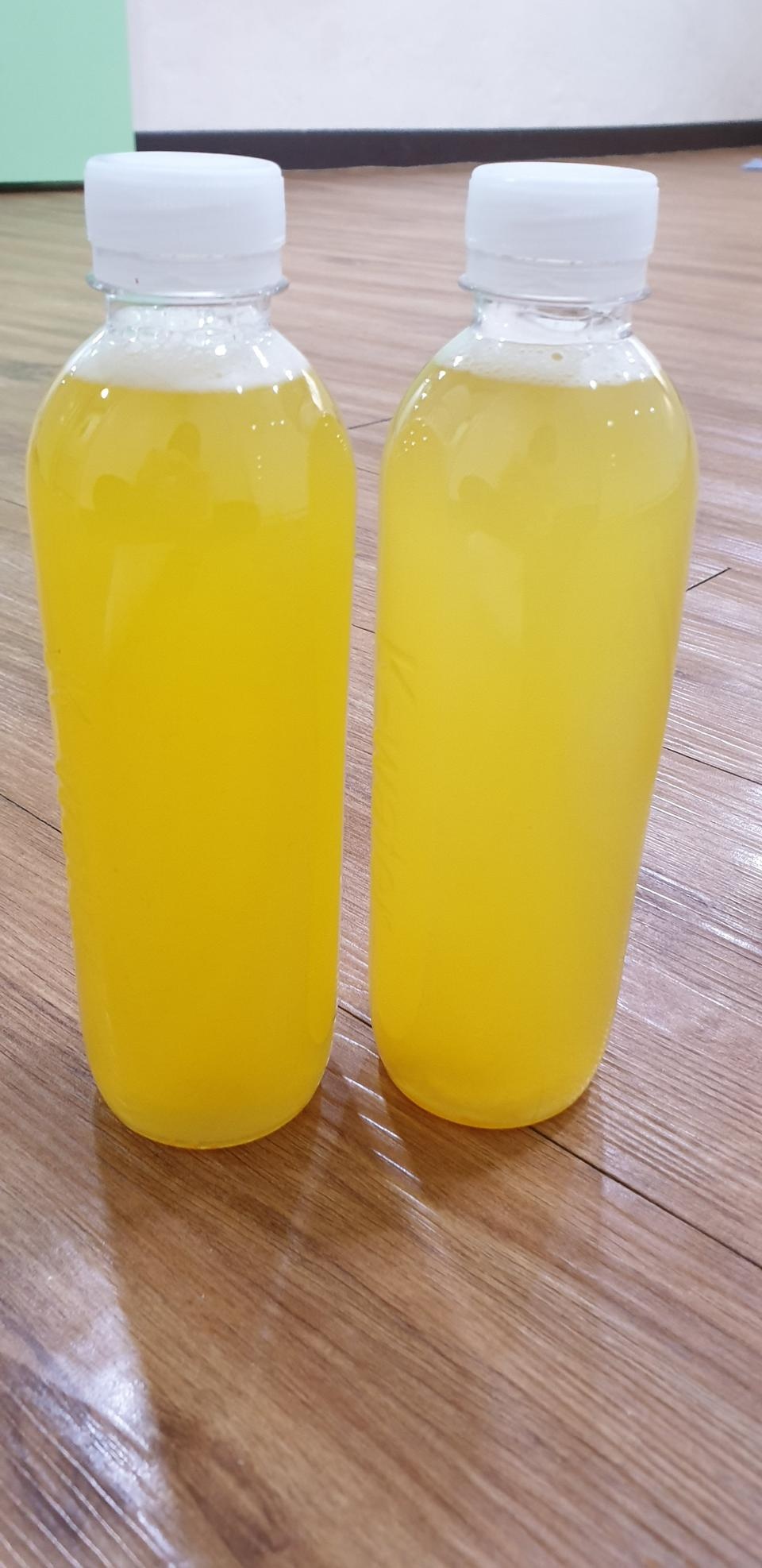 가루가 완전히 풀리지는 않는데 마시는데 불편하지는 않아요~~500리터에 반정도 타면 딱이에요
