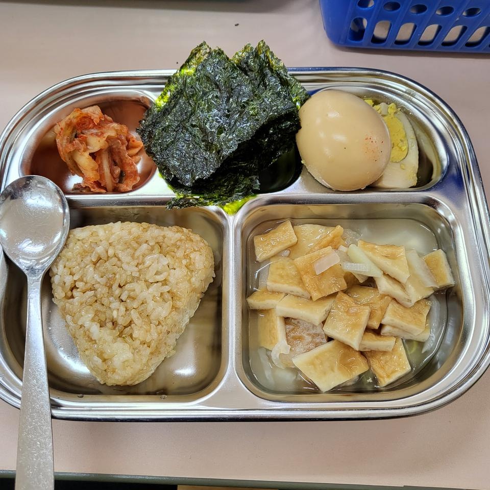 너무 맛있고 진짜 다이어트 하기 편한 제품들이라 좋아요 그리고 주먹밥이랑 닭가슴살 같이 먹으면 한끼로도...