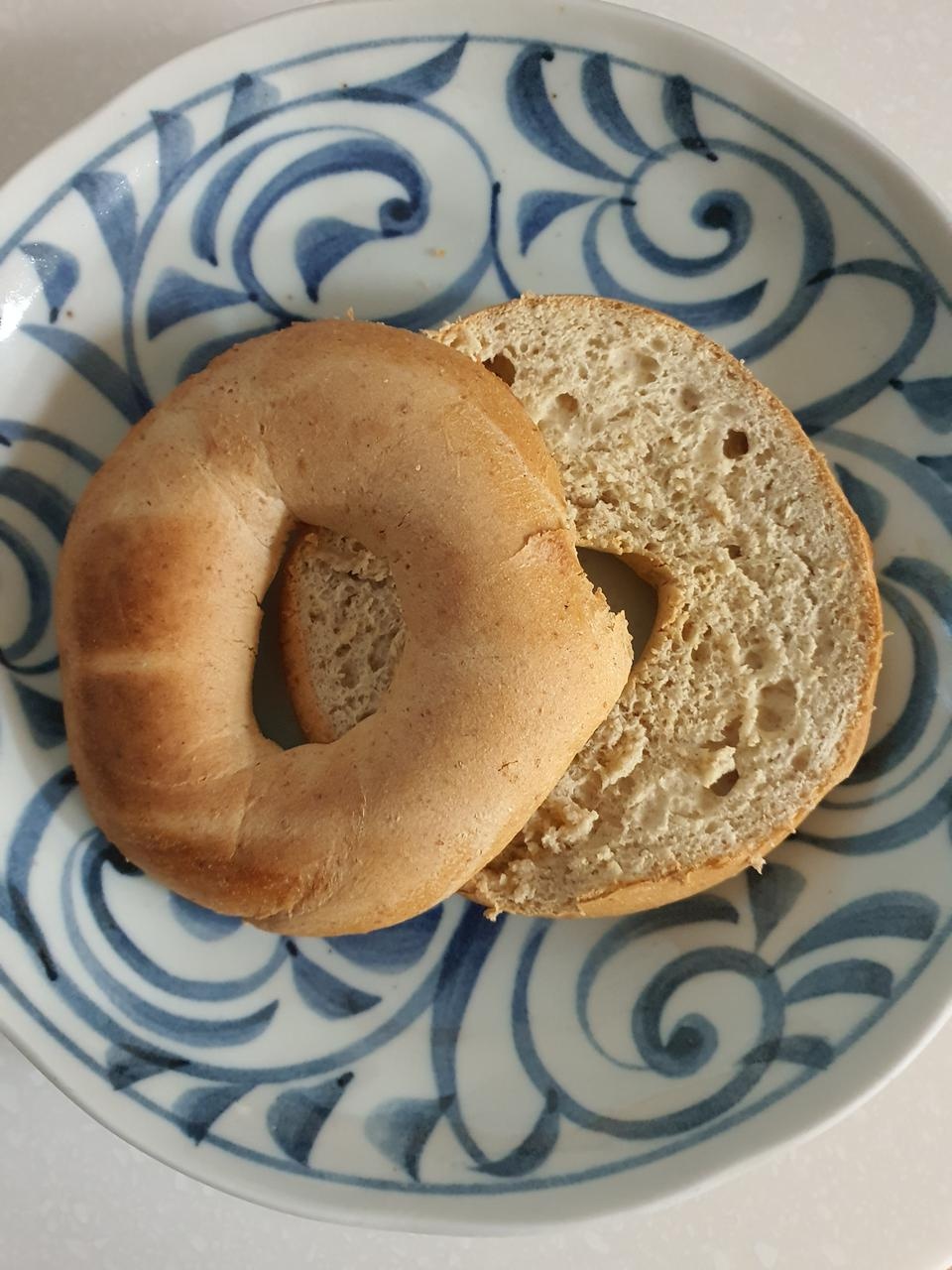 전자레인지로 살짝 해동해서 구워먹으면 쫄깃하고 담백해서 그냥 먹어도 맛있어요