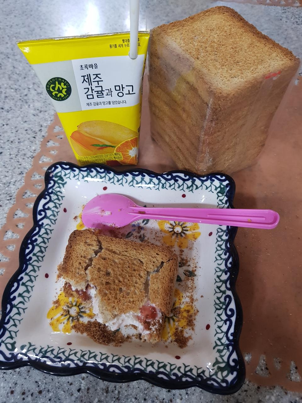 진짜 꾸덕하고 달지 않아 맛있어요^^