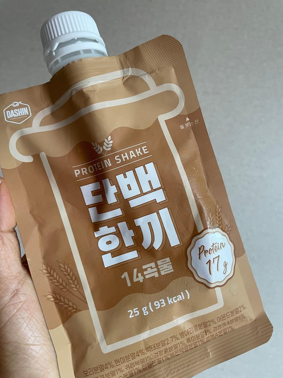 너무 맛있어요 꼬숩고 지금까지 먹어본 쉐이크 중 제일 맛있어요 뭔가 부담스러운 담백질 쉐이크 맛도 아니...