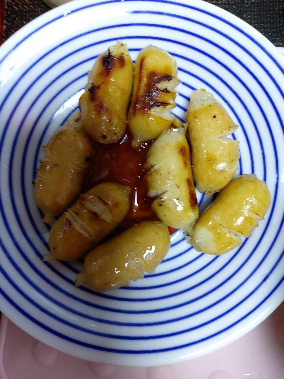 작아서 좋아요 칼집내서 굽고 칠리소스 찍어서 상추에 싸서 먹으니 맛나네요