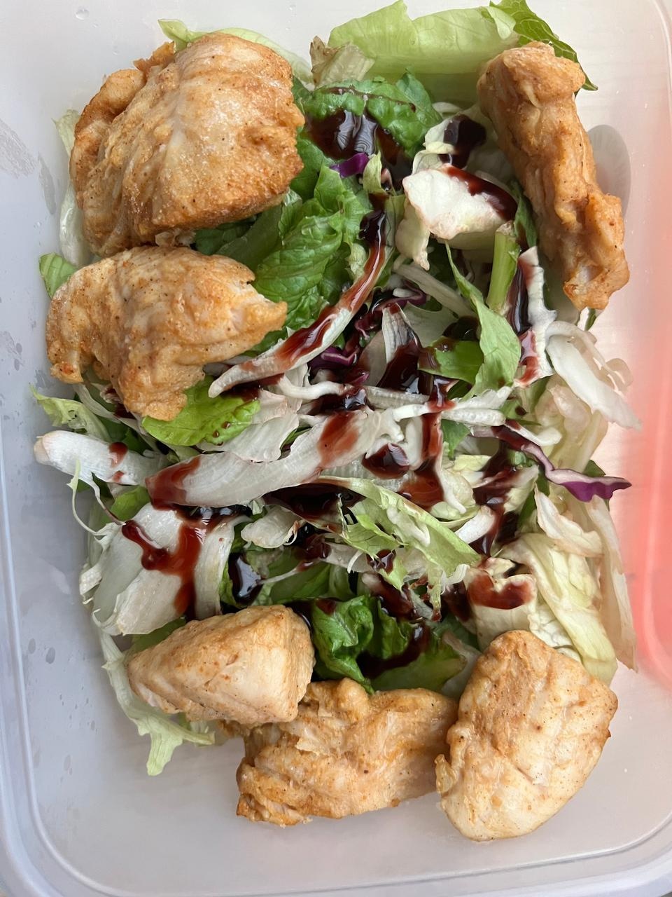 맛있어요. 가슴살이랑은 또 다른 안심살. 따로 자를 필요 없이 간편하기도 하고 좋아요.